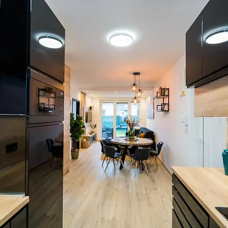 Apartment Blackwood '66